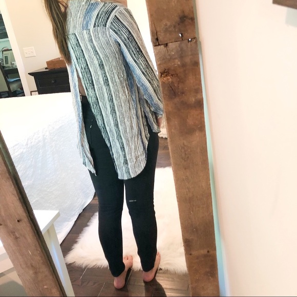 ASTR small open back oversized striped blouse - Picture 6 of 8